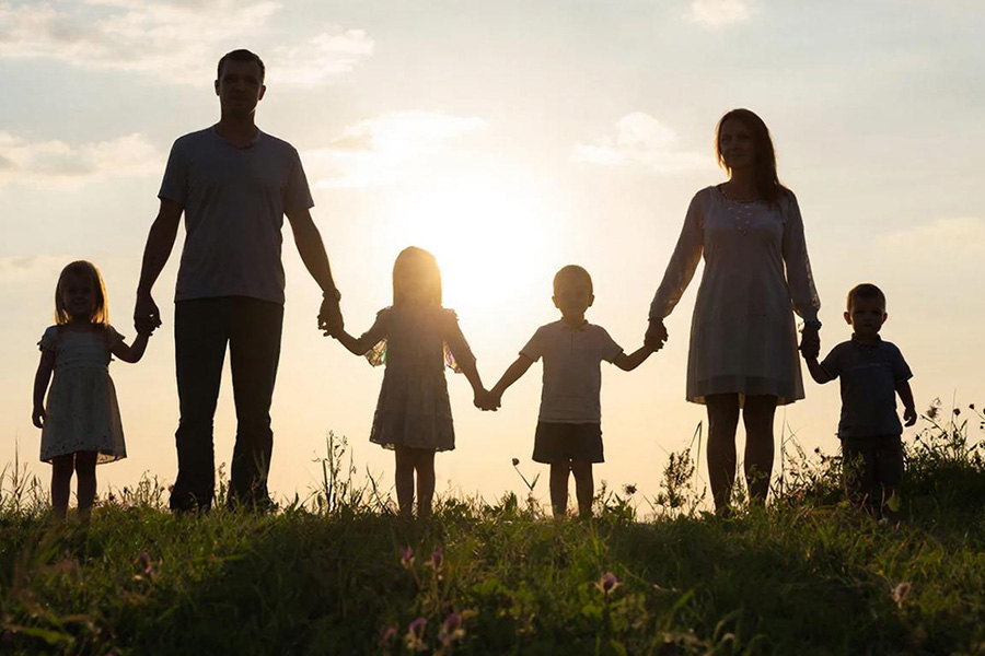 Новый порядок выдачи удостоверений многодетных семей в СПб