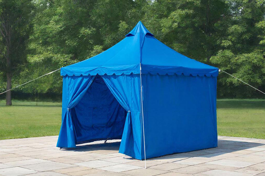  Усилили контроль над уличной торговлей в СПб