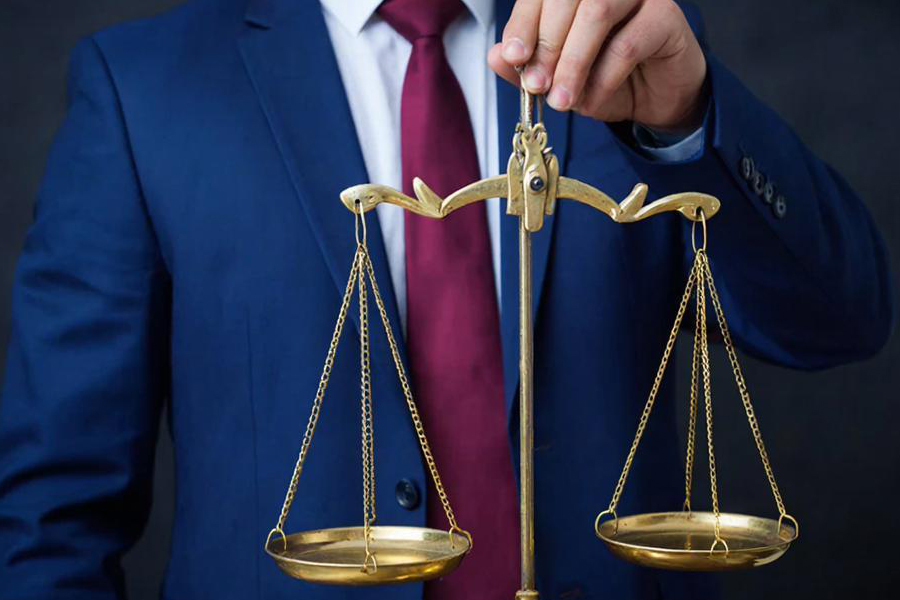 Бывшие жители СПб получили право на бесплатную юрпомощь